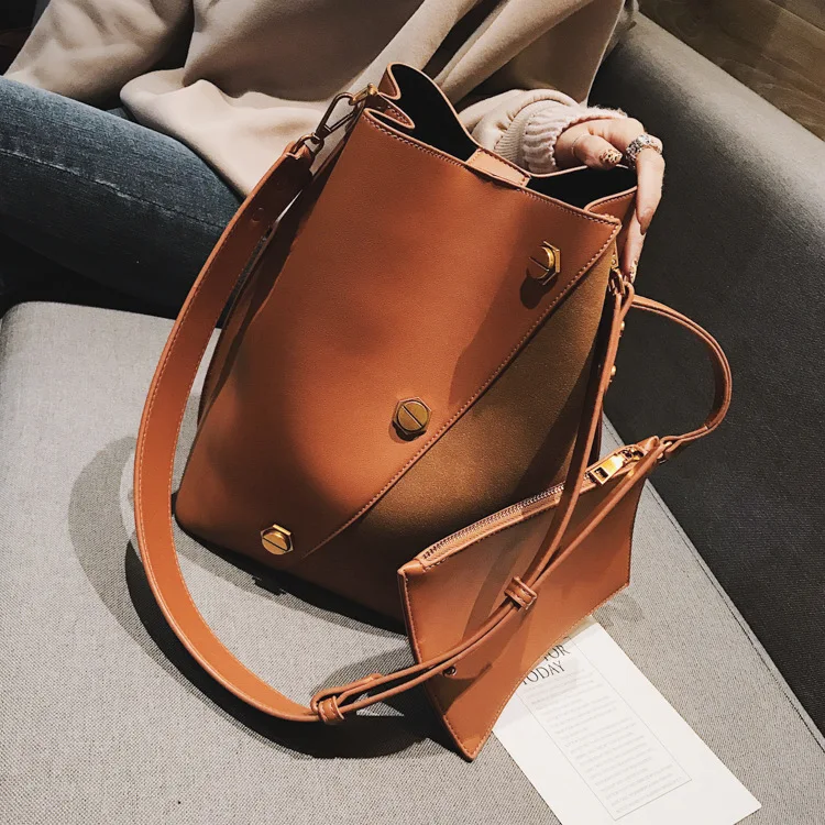 Panelled Large capacity bucket bag luxury handbags purse women bags designer Rivet shoulder bag for women 2019 crossbody bags
Panelled Large capacity bucket bag luxury handbags purse women bags designer Rivet shoulder bag for women 2019 crossbody bags