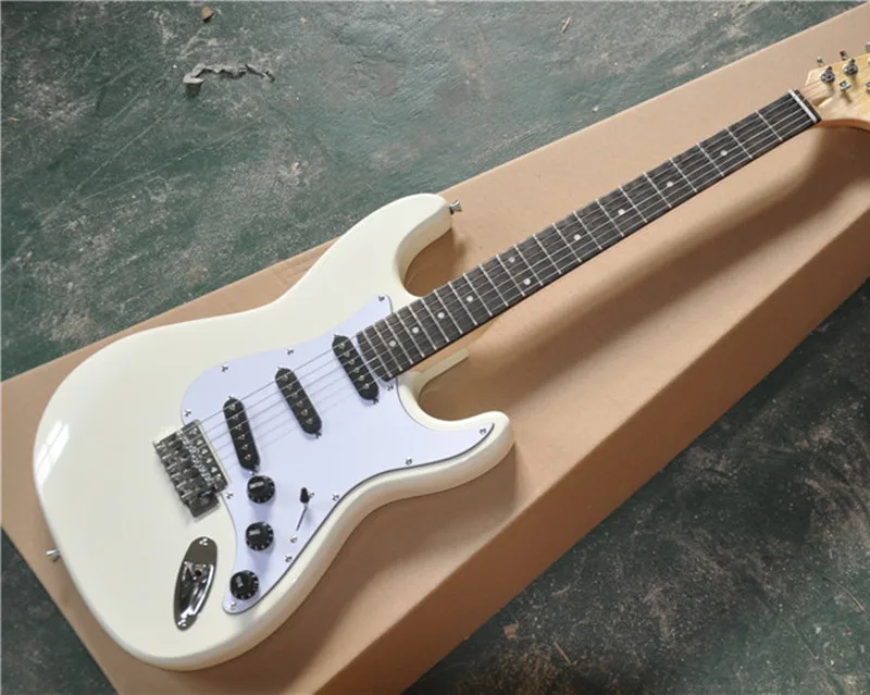 6-String Electric Guitar,White Color Body,Black Pickups,22 Frets,Scalloped Neck,Chrome Hardware and can be Customized
6-String Electric Guitar,White Color Body,Black Pickups,22 Frets,Scalloped Neck,Chrome Hardware and can be Customized