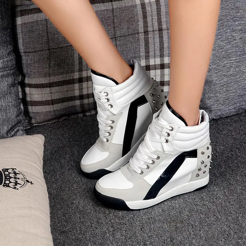 women sneakers 2019 sport shoes woman invisible inner heightening high-top women shoes plus size rivet matte running shoes women
women sneakers 2019 sport shoes woman invisible inner heightening high-top women shoes plus size rivet matte running shoes women