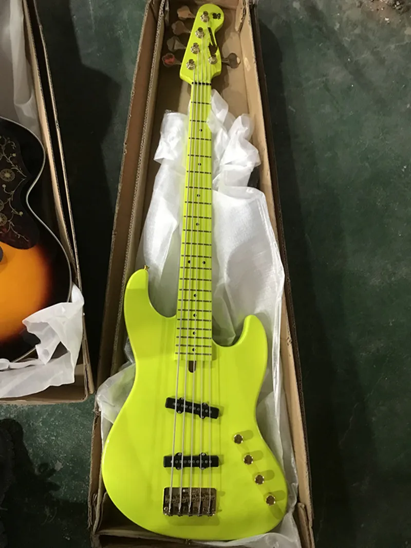 JAZZ Electric Bass 5 chord Korea accessories production Golden accessories free delivery
JAZZ Electric Bass 5 chord Korea accessories production Golden accessories free delivery