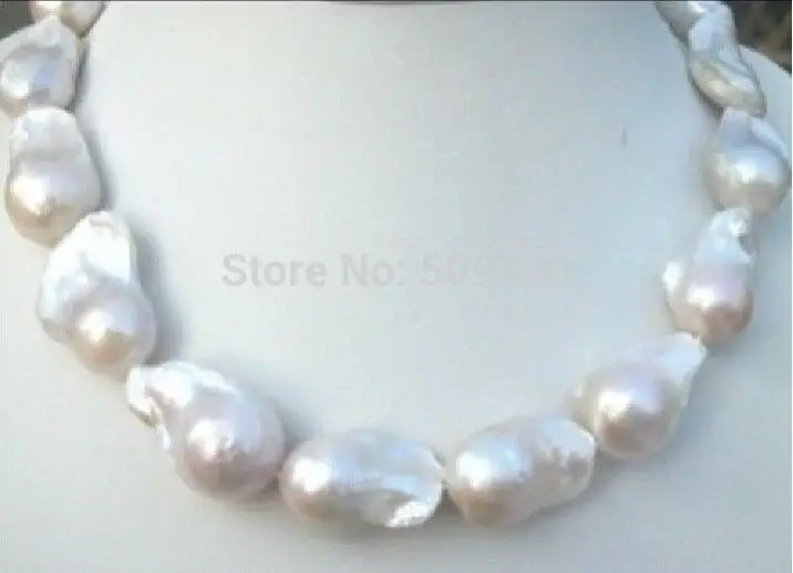 W&O667 CLASSIC RAHE HUGE 15-17MM SOUTH SEA WHITE BAROQUE PEARL NECKLACE18" (C0309)
W&O667 CLASSIC RAHE HUGE 15-17MM SOUTH SEA WHITE BAROQUE PEARL NECKLACE18" (C0309)