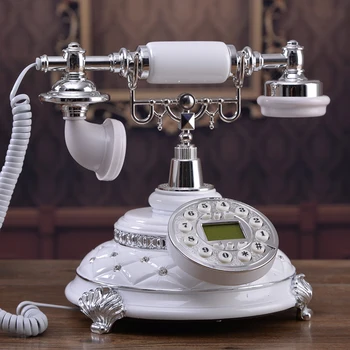 The new style of European noble retro phone antique craft style phone home phone with a backlight call
The new style of European noble retro phone antique craft style phone home phone with a backlight call