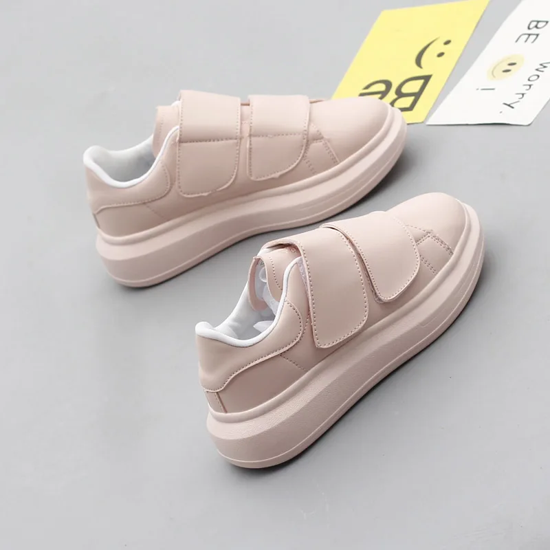 The new wild Korean version of the muffin bottom thickening in the bottom to help the students breathable white shoes wom
The new wild Korean version of the muffin bottom thickening in the bottom to help the students breathable white shoes wom