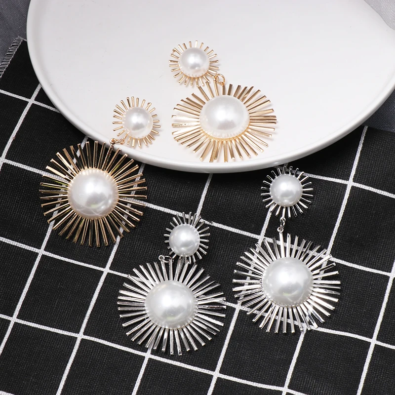 FASHIONSNOOPS 2019 Vintage Earrings For Women Statement Drop Earrings Geometric Golden Color Metal Pendant Earrings
FASHIONSNOOPS 2019 Vintage Earrings For Women Statement Drop Earrings Geometric Golden Color Metal Pendant Earrings
