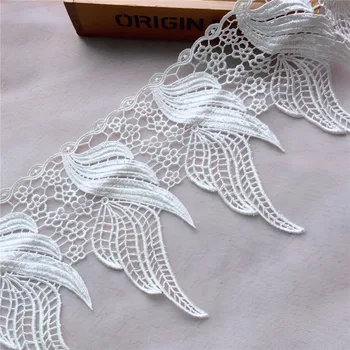3 Yards Water Soluble Crochet Guipure Venice Lace Trim With Floral In White For Bridal Dress, Costume Design 19cm Wide
3 Yards Water Soluble Crochet Guipure Venice Lace Trim With Floral In White For Bridal Dress, Costume Design 19cm Wide