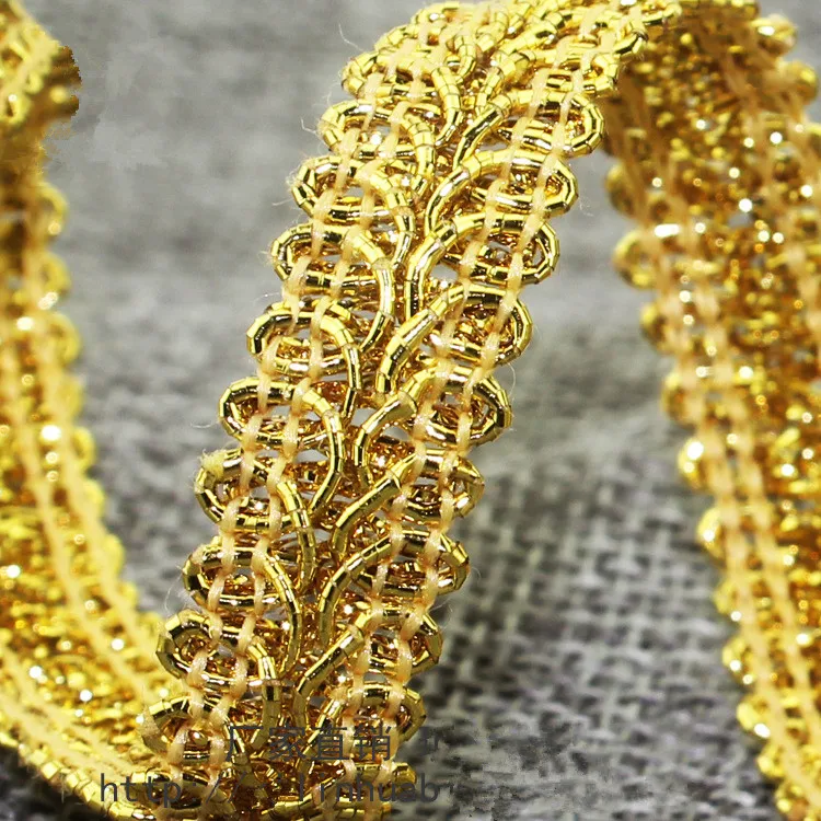 10 yards/lot 1.3cm Wide Gold and Silver Line Fabric Centipede Lace Trim Clothing Textiles Curved Edge Sew Webbing
10 yards/lot 1.3cm Wide Gold and Silver Line Fabric Centipede Lace Trim Clothing Textiles Curved Edge Sew Webbing