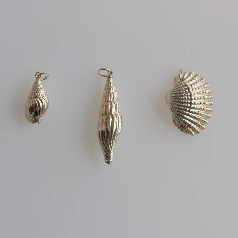 Free Shipping(10pcs/lot)Custom Natural Electric Plating Golden Shells Natural Shell Conch Jewelery Craft Accessories DIY
Free Shipping(10pcs/lot)Custom Natural Electric Plating Golden Shells Natural Shell Conch Jewelery Craft Accessories DIY