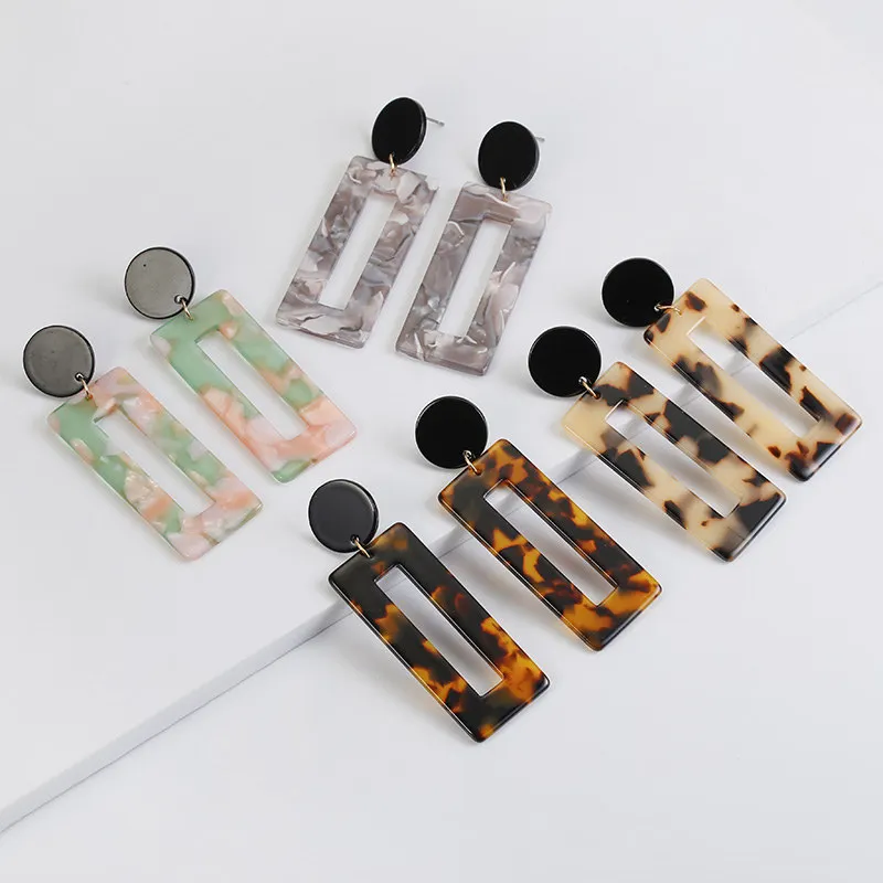 Fashion Leopard Print Multi-Color Acrylic Acetic Acid Drop Earrings for Women Girl Personality Simple Geometric Pendant Earrings
Fashion Leopard Print Multi-Color Acrylic Acetic Acid Drop Earrings for Women Girl Personality Simple Geometric Pendant Earrings
