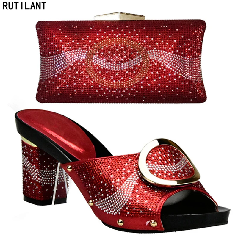 Red Color African Italian Shoes and Bag Set Decorated with Rhinestone Nigerian Party Shoes and Bag Set Shoes and Bags To Match
Red Color African Italian Shoes and Bag Set Decorated with Rhinestone Nigerian Party Shoes and Bag Set Shoes and Bags To Match