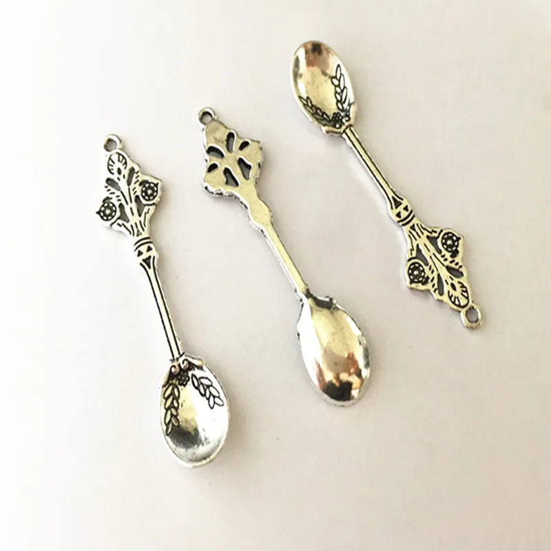 10Pcs/Lot Antique silver Spoon pendant Necklace Pendant DIY Charm Vintage Mini Charm connector 15mmx63mm
10Pcs/Lot Antique silver Spoon pendant Necklace Pendant DIY Charm Vintage Mini Charm connector 15mmx63mm