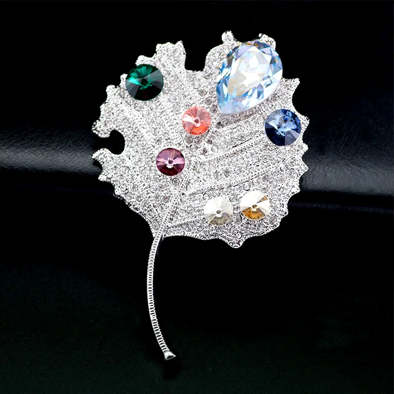 Classic Maple Leaves Brooches for Women Pins Fashion Luxury Cubic Zirconia Plant Charm Brooch Pin Gift Accesorios Mujer Jewelry
Classic Maple Leaves Brooches for Women Pins Fashion Luxury Cubic Zirconia Plant Charm Brooch Pin Gift Accesorios Mujer Jewelry
