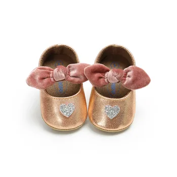 2020 New style Baby Girls Boys moccasins Infant PU leather fashion bow soft sole Newborn first walker Footwear
2020 New style Baby Girls Boys moccasins Infant PU leather fashion bow soft sole Newborn first walker Footwear