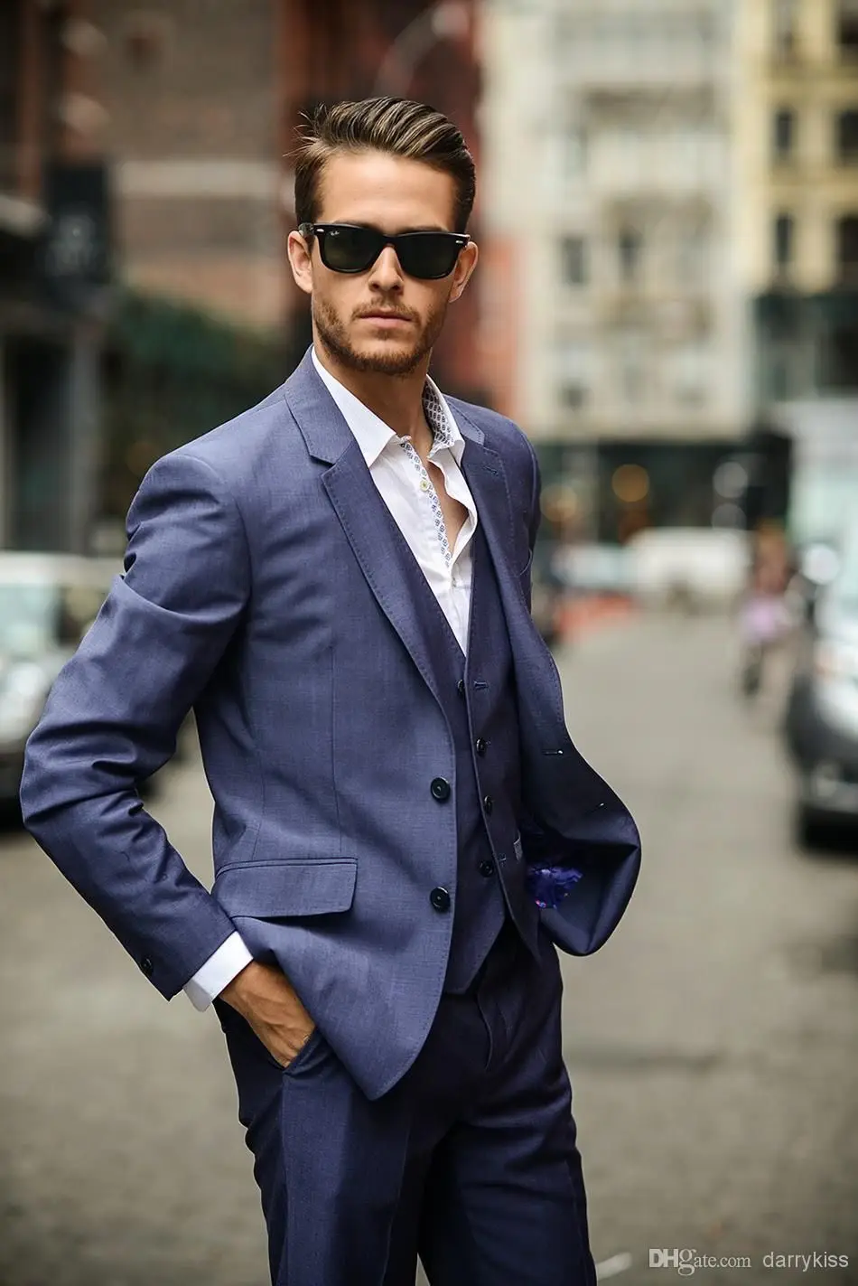Newest Men Suit Blazers Two Button Lapel Blue Groom Tuxodes Wedding Suits( jacket+Pants+vest+tie)
Newest Men Suit Blazers Two Button Lapel Blue Groom Tuxodes Wedding Suits( jacket+Pants+vest+tie)