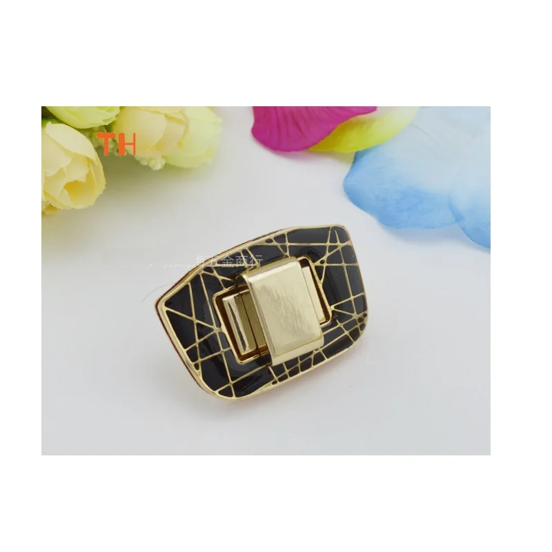 Fashion women lady brand bag turn lock bag handbag back pack cutch messager bags hardware turn lock buckle bag accessory 10pcs
Fashion women lady brand bag turn lock bag handbag back pack cutch messager bags hardware turn lock buckle bag accessory 10pcs