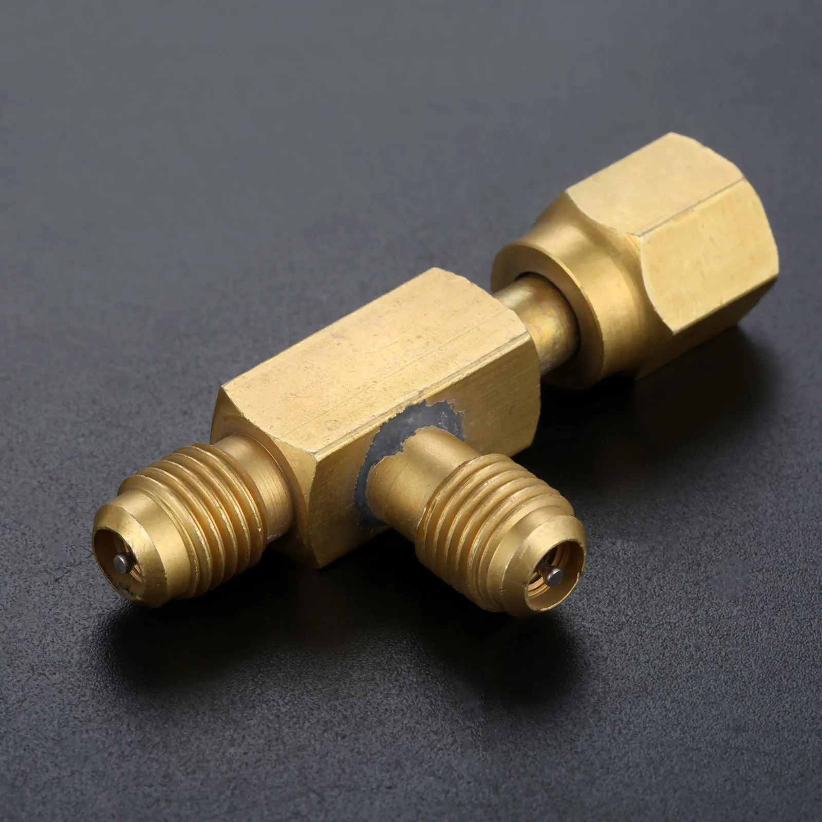 1/4inch Tee Adapter c/w Valves Core 1/4" Male Flare X 1/4" Male Flare X 1/4" Female SAE Flare With Swivel Connector
1/4inch Tee Adapter c/w Valves Core 1/4" Male Flare X 1/4" Male Flare X 1/4" Female SAE Flare With Swivel Connector