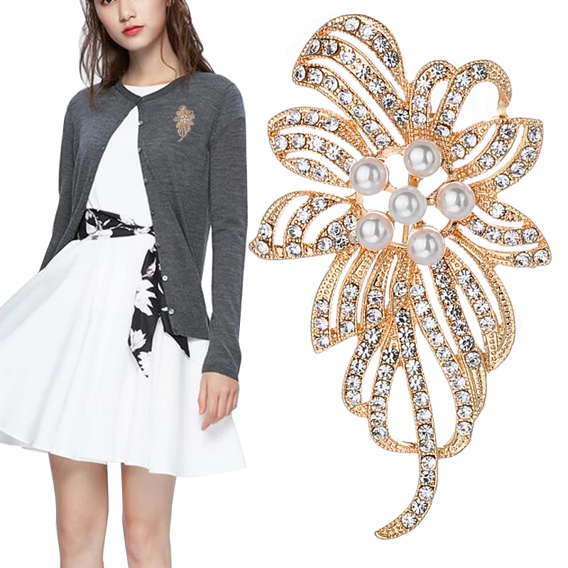 New Exquisite Gold color high Imitation pearl feather flower brooches Pin for women wedding prom Corsage Jewelry Girls Gifts 
New Exquisite Gold color high Imitation pearl feather flower brooches Pin for women wedding prom Corsage Jewelry Girls Gifts