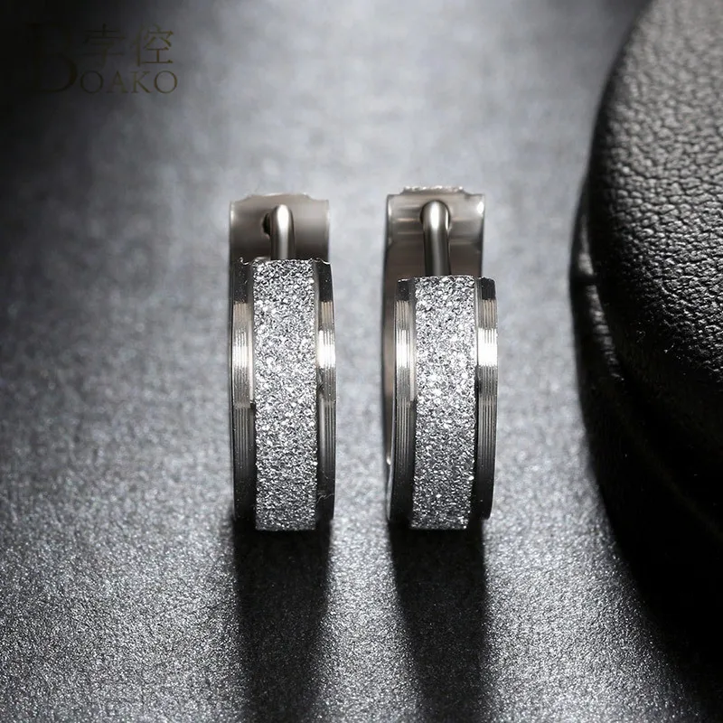 BOAKO Small Hoop Earrings Gold Stainless Steel Huggies Earrings For Women Men Ear Rings Clip Round Circle Earring brincos
BOAKO Small Hoop Earrings Gold Stainless Steel Huggies Earrings For Women Men Ear Rings Clip Round Circle Earring brincos