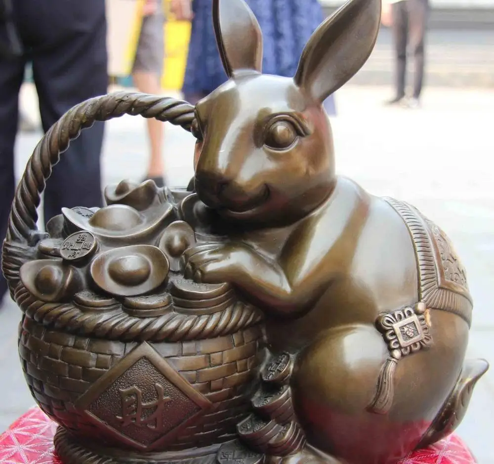 China Pure Copper Bronze Money Yuan Bao wealth Basket Lovely hare rabbit Statue
China Pure Copper Bronze Money Yuan Bao wealth Basket Lovely hare rabbit Statue