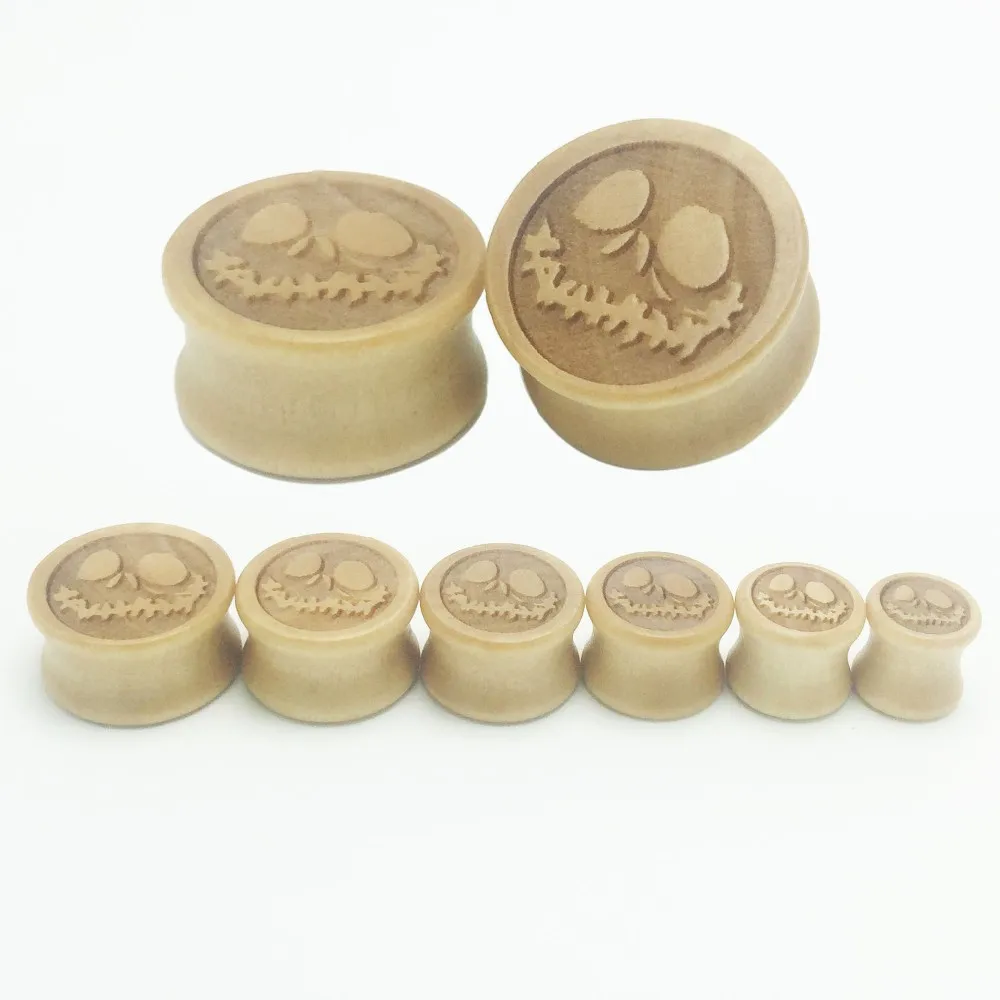 1Pair Fashion Flesh Tunnels Ear Plugs and Tapers Natural Wood Skull Logo Saddle Ear Expanders 10-20mm Anti-allergic Body Jewelry1