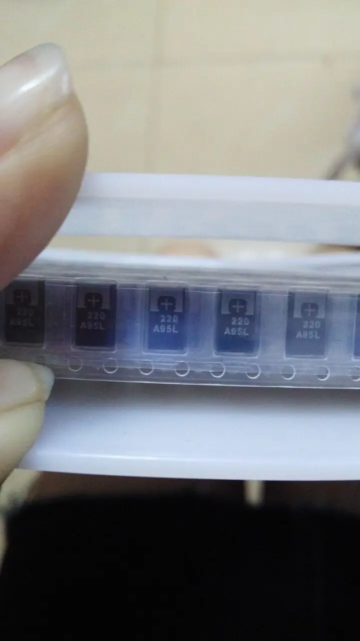10 шт. SMD панталовый конденсатор 10TPB220ML 10В/220мкФ может быть прямой выстрел
10 шт. SMD панталовый конденсатор 10TPB220ML 10В/220мкФ может быть прямой выстрел