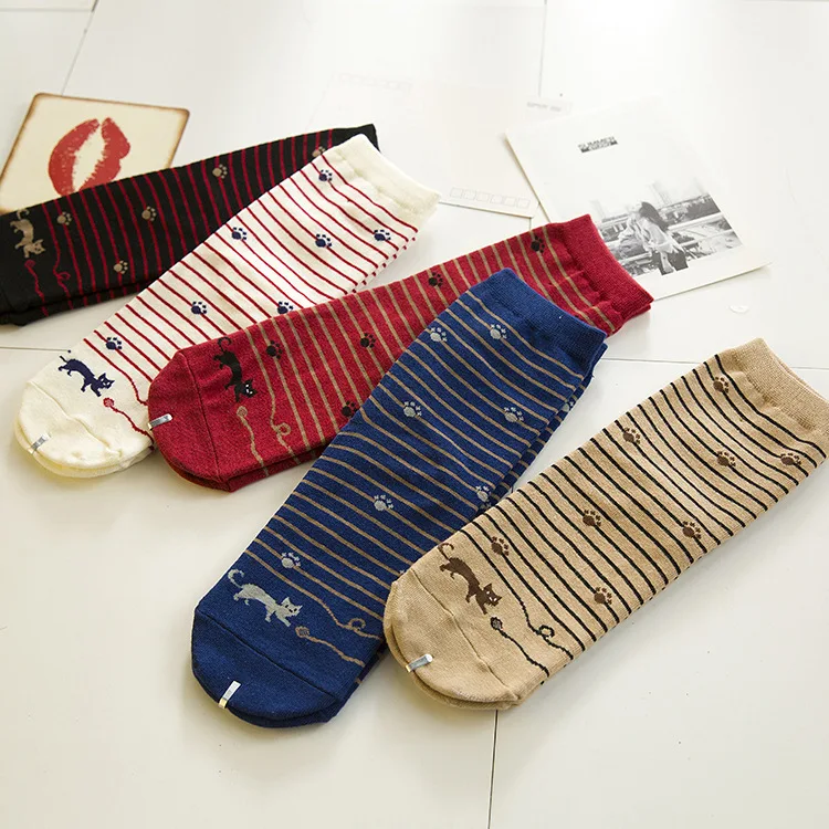 5 colors Autumn New Socks Animal Cartoon Cat Footprint Lovely Women Cotton Socks Free shipping
5 colors Autumn New Socks Animal Cartoon Cat Footprint Lovely Women Cotton Socks Free shipping