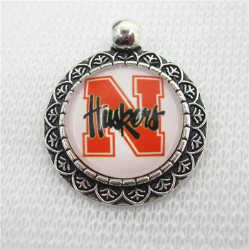12pcs US Sports Team University of Nebraska Huskers Dangle Charms Pendants charm DIY Jewelry Accessory Floating Hanging Charms 
12pcs US Sports Team University of Nebraska Huskers Dangle Charms Pendants charm DIY Jewelry Accessory Floating Hanging Charms