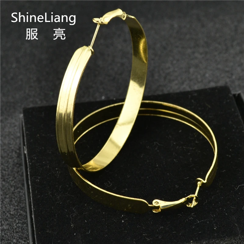 Hoop earrings for women Alloy material rings ear Fashion female Jewellery Big circle gold silver Wide round Wild new Accessories
Hoop earrings for women Alloy material rings ear Fashion female Jewellery Big circle gold silver Wide round Wild new Accessories