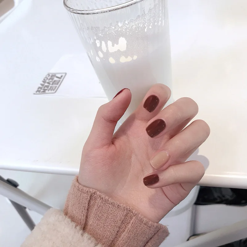 Women Pre Design Nail Decorations Fashion Simple Jump color Fake Nails Short Round Full Cover False Nail Tip With Glue
Women Pre Design Nail Decorations Fashion Simple Jump color Fake Nails Short Round Full Cover False Nail Tip With Glue