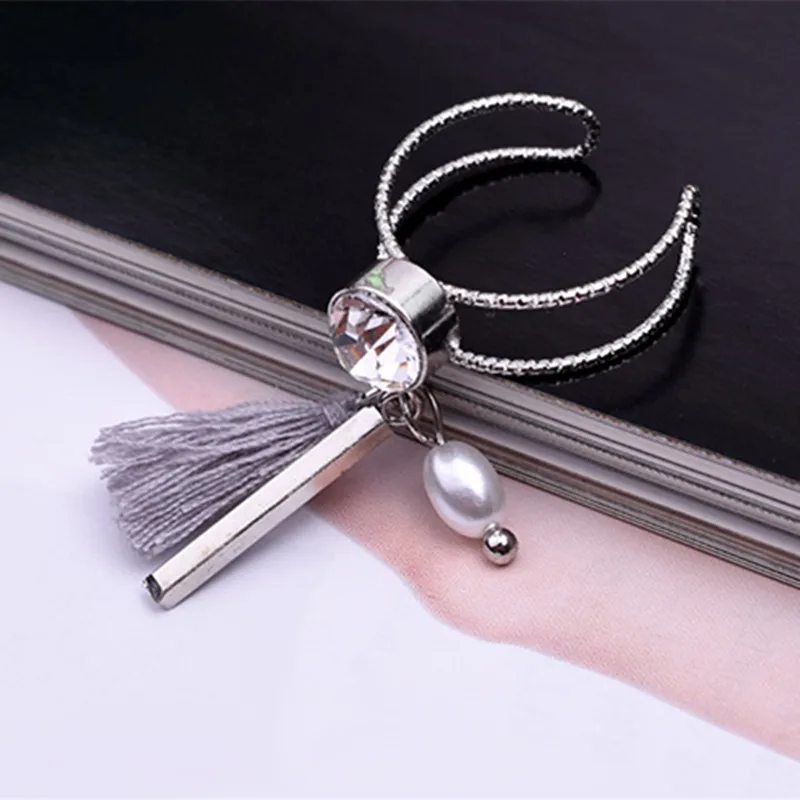 2019 New Design Crystal Rings Women Jewelry 3 Colors Tassel Simulated Pearls Opening Rings Exquisite Joint Tail Ring Best Gift
2019 New Design Crystal Rings Women Jewelry 3 Colors Tassel Simulated Pearls Opening Rings Exquisite Joint Tail Ring Best Gift
