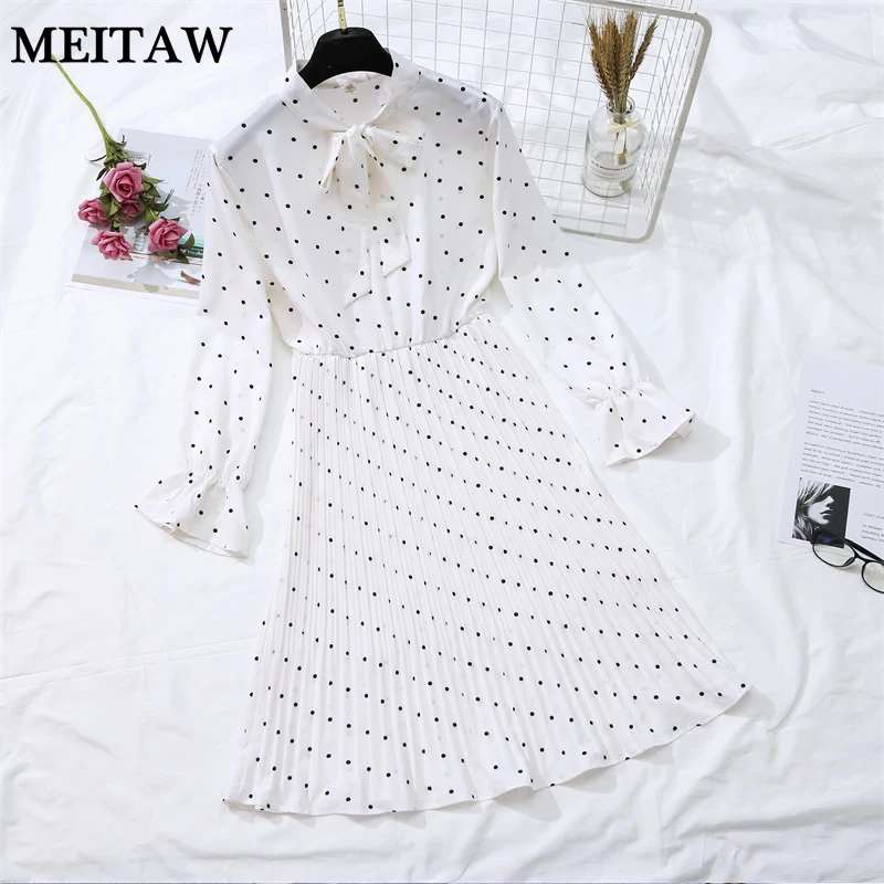 Boho Style Summer Chiffon Dresses Casual Dot Printed Black White Dress 2019 Vintage Long Sleeve Beach Dress Plus Size
Boho Style Summer Chiffon Dresses Casual Dot Printed Black White Dress 2019 Vintage Long Sleeve Beach Dress Plus Size