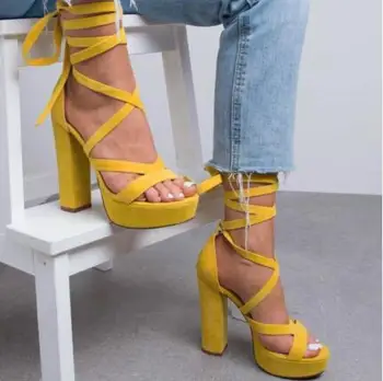 Women Ankle Boots Plus Size 35-42 Rhinestones High Heels Shoes Woman Zip Pointed Toe Sexy Motorcycle Boots For Females
Women Ankle Boots Plus Size 35-42 Rhinestones High Heels Shoes Woman Zip Pointed Toe Sexy Motorcycle Boots For Females