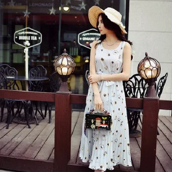 Luxury Fashion Female Shoulder bag Personality Rivet Scarves Handbags Printing Casual Party Messenger Box Purse
Luxury Fashion Female Shoulder bag Personality Rivet Scarves Handbags Printing Casual Party Messenger Box Purse