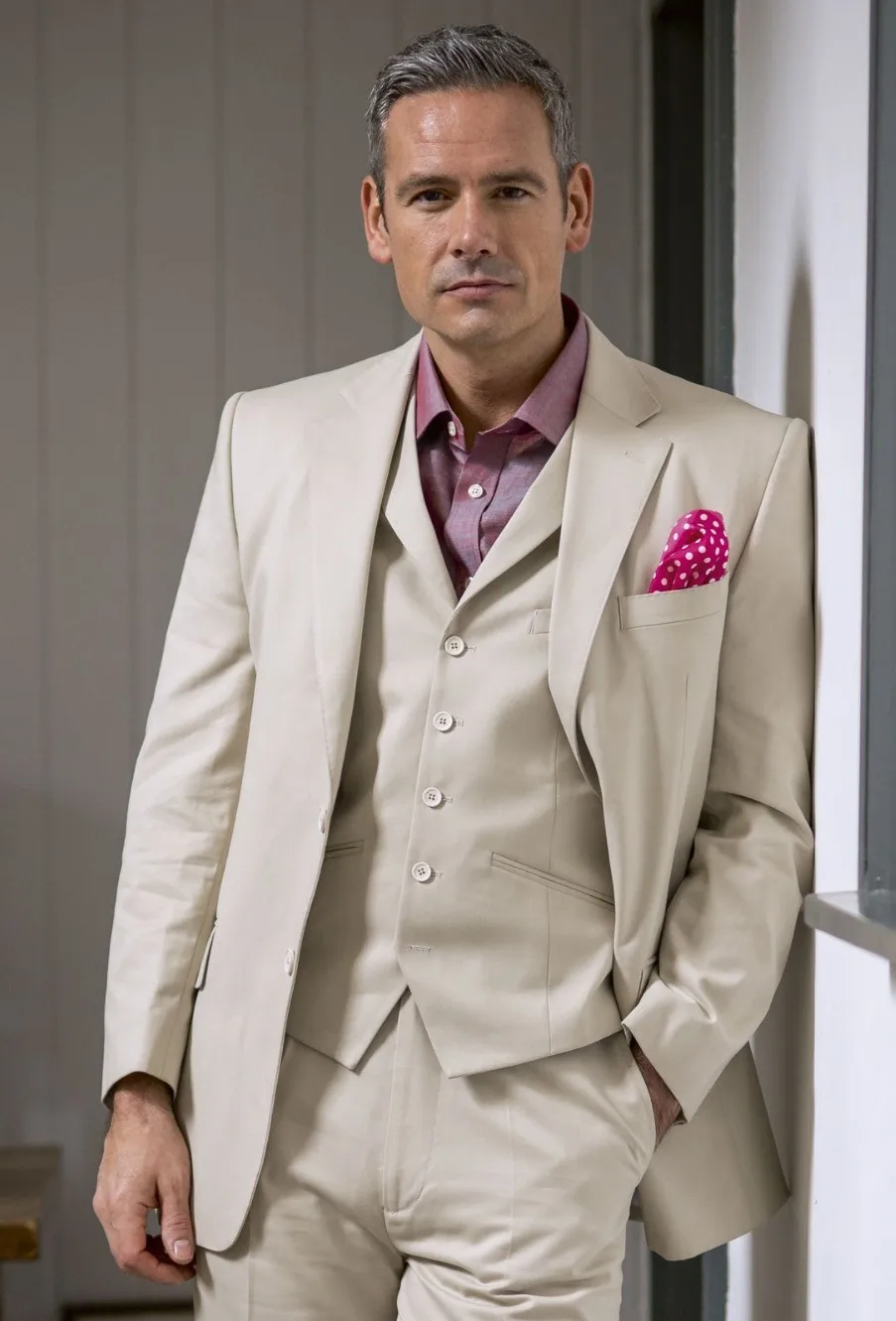 Custom Made Groom Tuxedos Beige Groomsmen Notch Lapel Wedding/Dinner Suits Best Man Bridegroom (Jacket+Pants+Tie+Vest) B590
Custom Made Groom Tuxedos Beige Groomsmen Notch Lapel Wedding/Dinner Suits Best Man Bridegroom (Jacket+Pants+Tie+Vest) B590