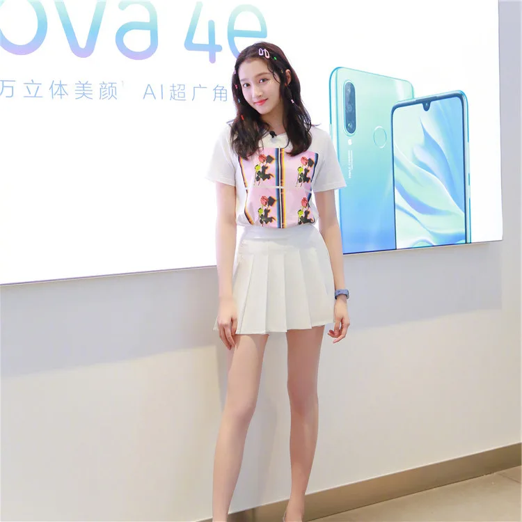 Guan Xiaotong 2019 Summer New Small Refreshing Fashion Set White T-Shirt V-Neck Print Woman Clothes T-shirt
Guan Xiaotong 2019 Summer New Small Refreshing Fashion Set White T-Shirt V-Neck Print Woman Clothes T-shirt