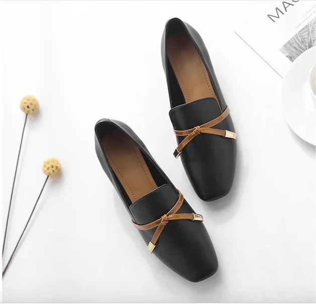 2019 new British women's casual shoes retro all-in-one with medium and thick loafers square head ship-on butterfly-knot
2019 new British women's casual shoes retro all-in-one with medium and thick loafers square head ship-on butterfly-knot