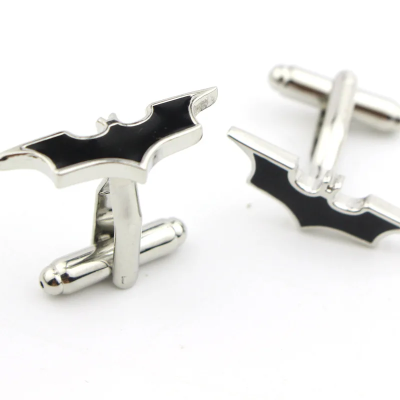 Batman Cufflinks Black Color Fashion Novelty Superheroes Design Zinc Alloy Mens Cuff Buttons Wedding Action Figure Cosplay Toys
Batman Cufflinks Black Color Fashion Novelty Superheroes Design Zinc Alloy Mens Cuff Buttons Wedding Action Figure Cosplay Toys