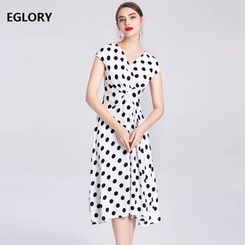 Top Quality New 2019 Summer Fashion Dress Women V-Neck Polka Dot Print Short Sleeve Mid-Calf Length Black White Wine Red Dress
Top Quality New 2019 Summer Fashion Dress Women V-Neck Polka Dot Print Short Sleeve Mid-Calf Length Black White Wine Red Dress