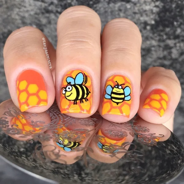 BORN PRETTY Arabesque Honeybee Flower Design Stamp Nail Round 5.5cm Nail Art Stamp Template Image Nail Stamping Plate BP-100
BORN PRETTY Arabesque Honeybee Flower Design Stamp Nail Round 5.5cm Nail Art Stamp Template Image Nail Stamping Plate BP-100