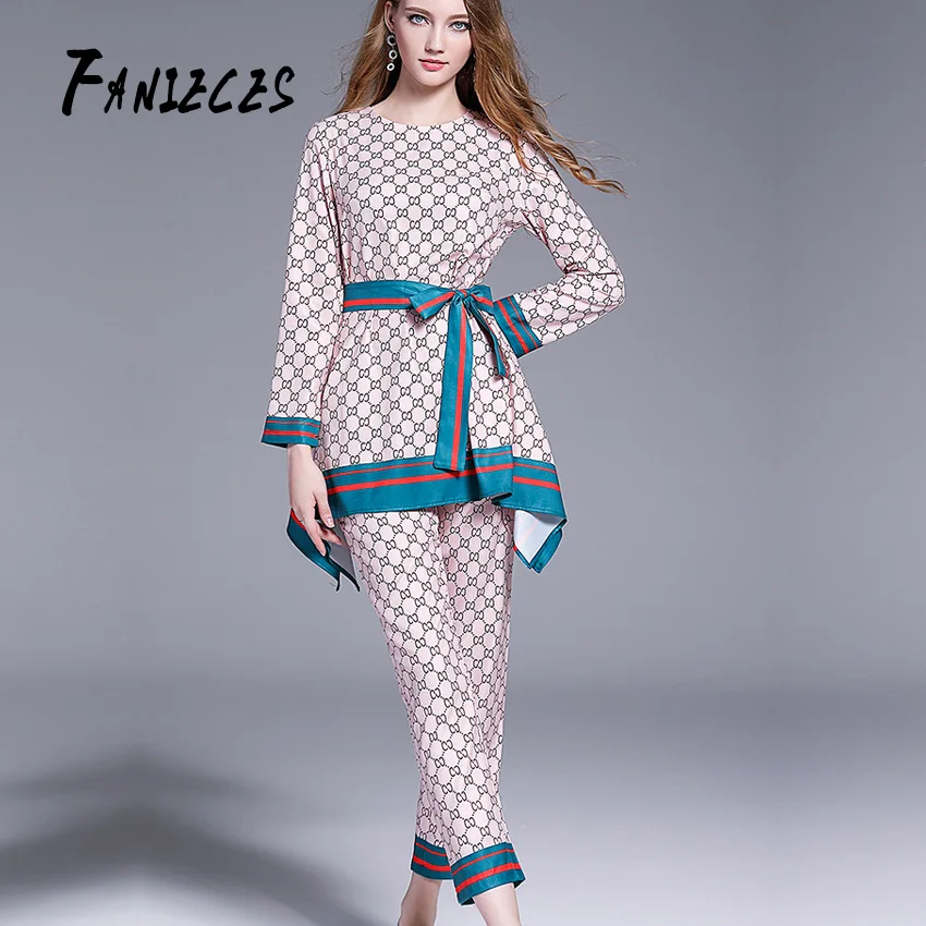 High Quality Fashion Designer Runway Suit Sets 2019 Autumn Women's Long Sleeve Bow Collar Tops + Long Pants 2 Piece Set Women
High Quality Fashion Designer Runway Suit Sets 2019 Autumn Women's Long Sleeve Bow Collar Tops + Long Pants 2 Piece Set Women