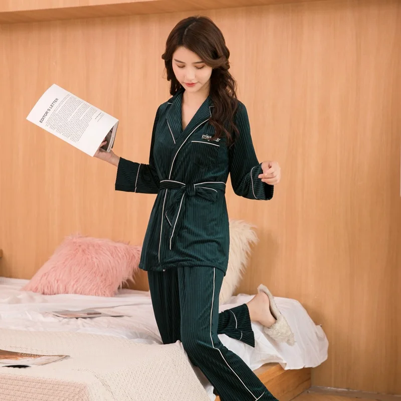 Autumn and winter new gold velvet pajamas three-piece long-sleeved trousers home clothes suit casual wear pyjamas women
Autumn and winter new gold velvet pajamas three-piece long-sleeved trousers home clothes suit casual wear pyjamas women
