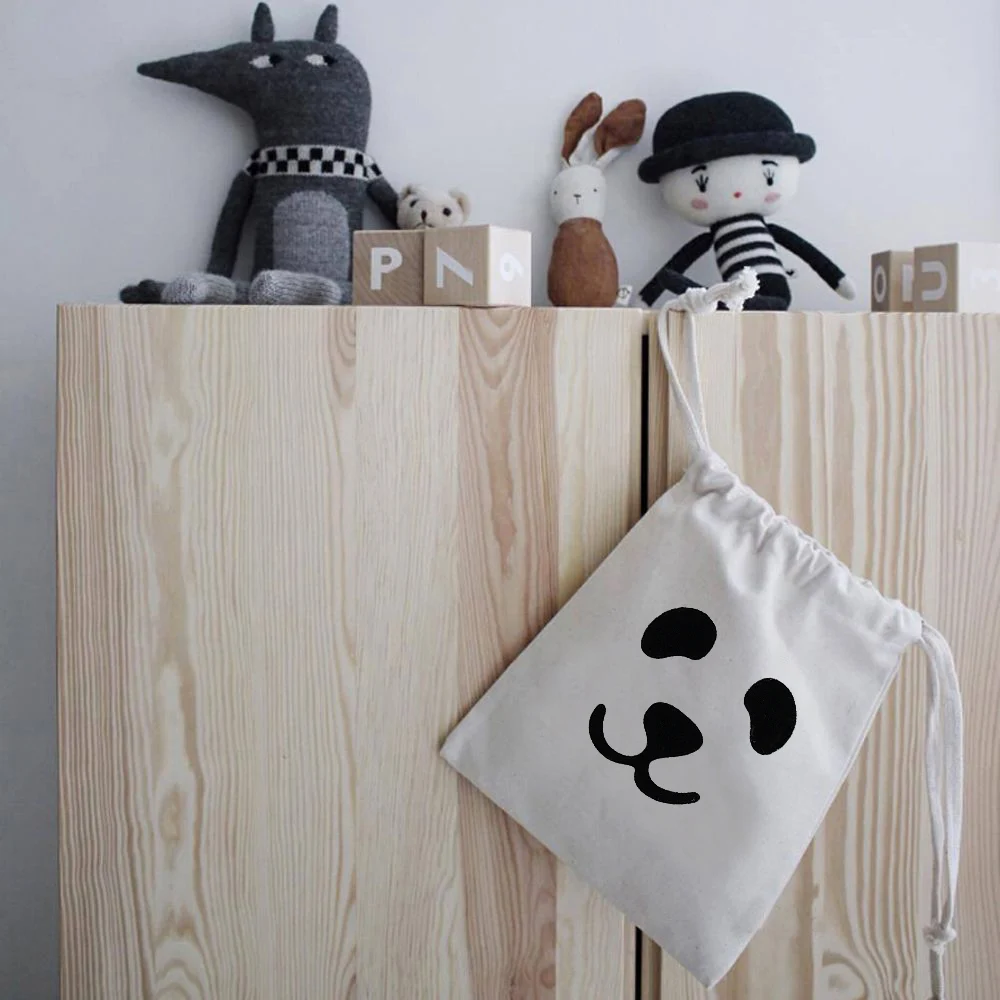 1PC Cartoon Rabbit Ears Design Storage Bags Kids Toys Clothes Container 23x27cm Canvas Hanging Drawstring Pouch Home Decor
1PC Cartoon Rabbit Ears Design Storage Bags Kids Toys Clothes Container 23x27cm Canvas Hanging Drawstring Pouch Home Decor