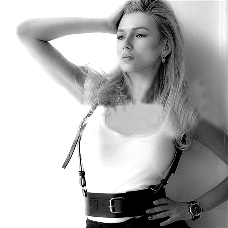 New Handmade Faux leather material harness wide belt gold big buckled waist belt sculpting cage belt leather suspenders belt
New Handmade Faux leather material harness wide belt gold big buckled waist belt sculpting cage belt leather suspenders belt