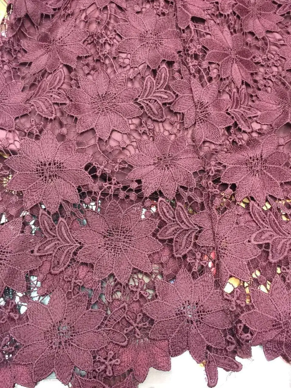 New Fashion African guipure lace fabric in nice flower for lady dress! J-3356 
New Fashion African guipure lace fabric in nice flower for lady dress! J-3356