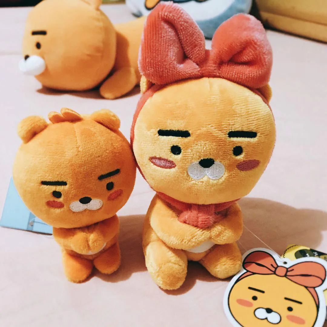 SHINEHENG 18cm Kawaii Ryan Stuffed Plush Toys V GIRL Same Style Cute Kakao Friend Plush Doll for Kids Children
SHINEHENG 18cm Kawaii Ryan Stuffed Plush Toys V GIRL Same Style Cute Kakao Friend Plush Doll for Kids Children