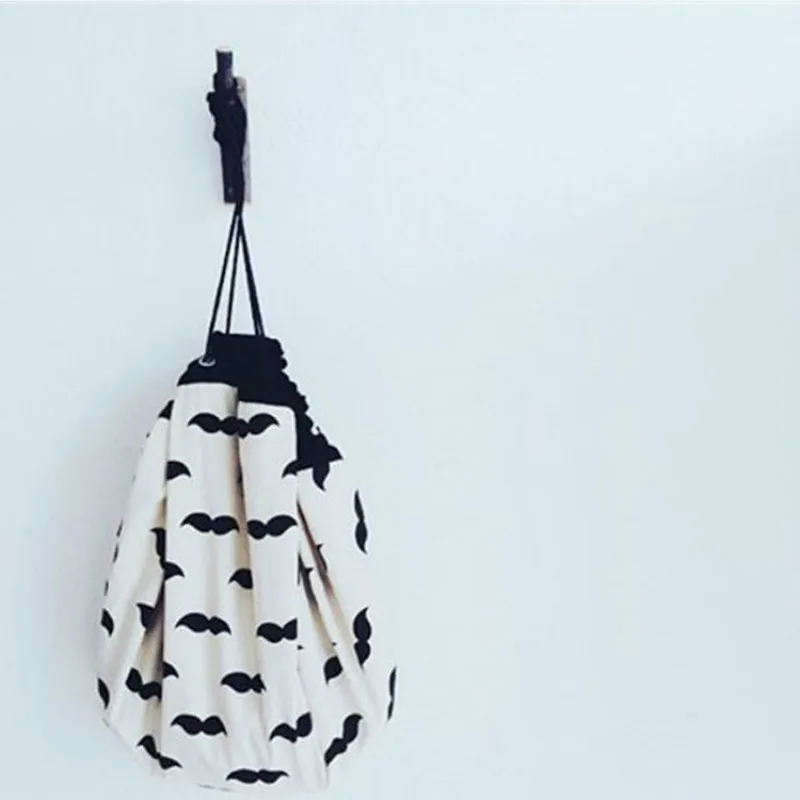 Ins Multifunctions 140cm Moustache Storage Bags Panda Pattern Toy Storage Bags Rug Sack Folding Carpet Hanging Organizers Pads
Ins Multifunctions 140cm Moustache Storage Bags Panda Pattern Toy Storage Bags Rug Sack Folding Carpet Hanging Organizers Pads
