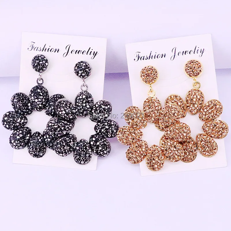 4Pairs Fashion Golden / Black Rhinestone Pave Metal Flower Charm Dangle Earrings Jewelry for Women
4Pairs Fashion Golden / Black Rhinestone Pave Metal Flower Charm Dangle Earrings Jewelry for Women