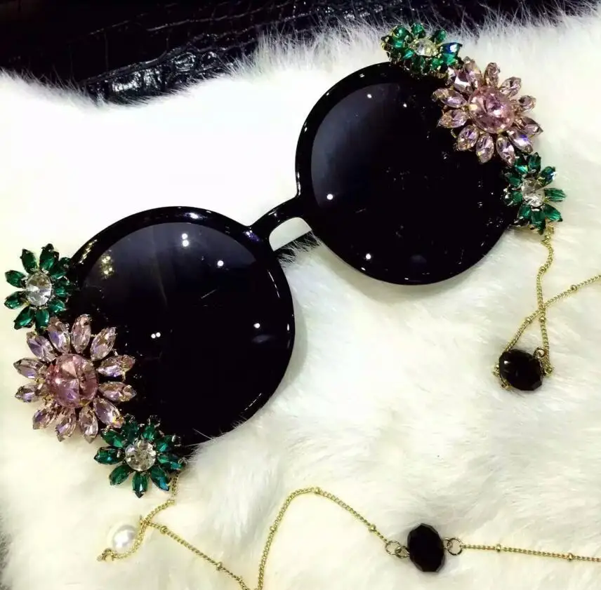 New 2017 Brand Luxury Sunglasses Statement Women Jewelry Sun glasses Flower Decoration Vintage Shades
New 2017 Brand Luxury Sunglasses Statement Women Jewelry Sun glasses Flower Decoration Vintage Shades