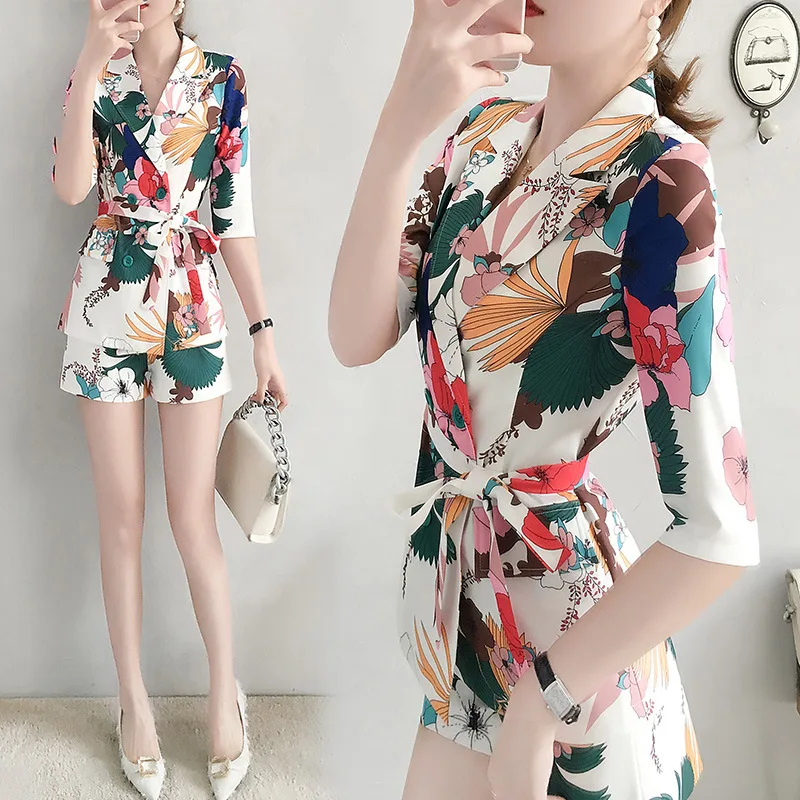 2019 New Designer High Quality Runway Two-piece Suit Double Row Button Jacket Blazers Feet Pants Abstract Art Dyeing Suit Women
2019 New Designer High Quality Runway Two-piece Suit Double Row Button Jacket Blazers Feet Pants Abstract Art Dyeing Suit Women