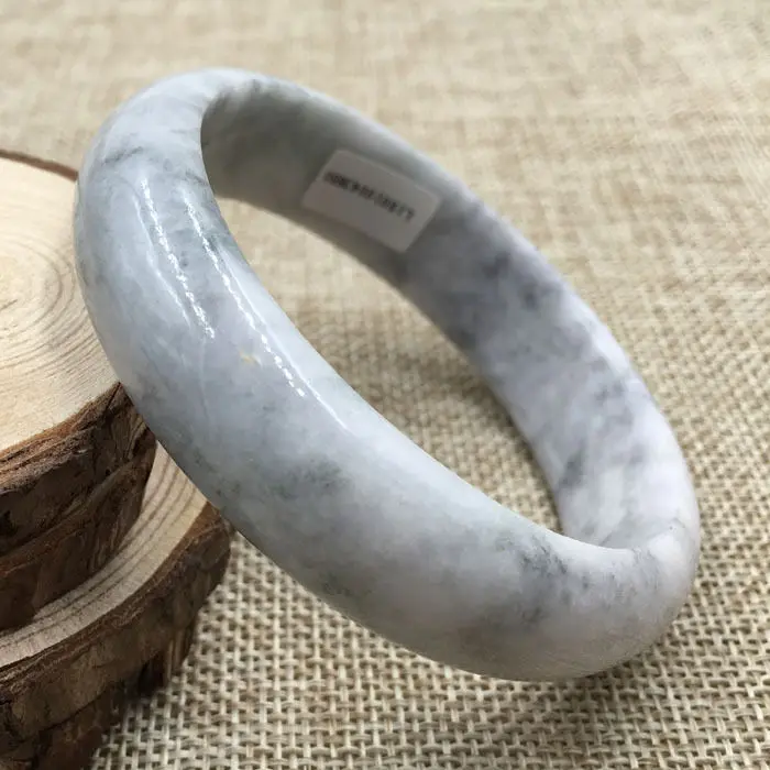 60mm Certified Grade "A" Natural Green Jadeite Jade Gems Bangle Bracelet 43650 28% 10.13
60mm Certified Grade "A" Natural Green Jadeite Jade Gems Bangle Bracelet 43650 28% 10.13