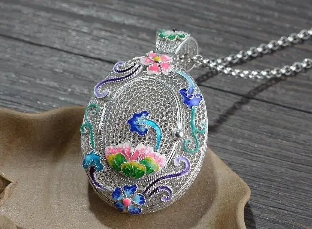Sterling S925 925 silver Pendant Hollowing out Luxurious box ethnic vintage necklace 65*48mm
Sterling S925 925 silver Pendant Hollowing out Luxurious box ethnic vintage necklace 65*48mm